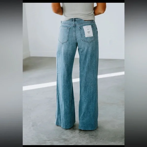 Hidden Khalia Wide Leg Jean Medium Wash Destroyed Knee Womens Size 31 - Picture 2 of 15